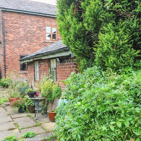 The Toolshed Villa Warrington Exterior photo