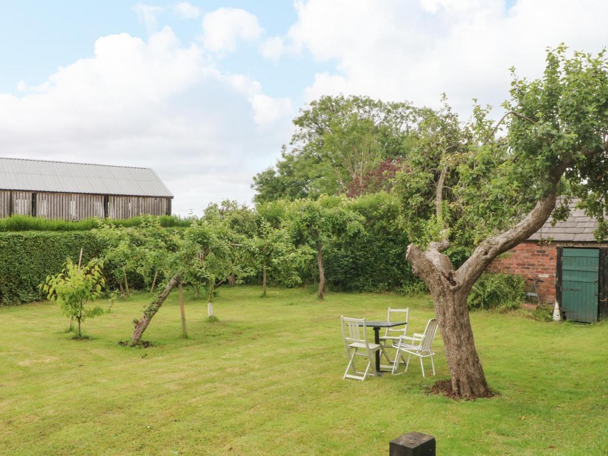The Toolshed Villa Warrington Exterior photo
